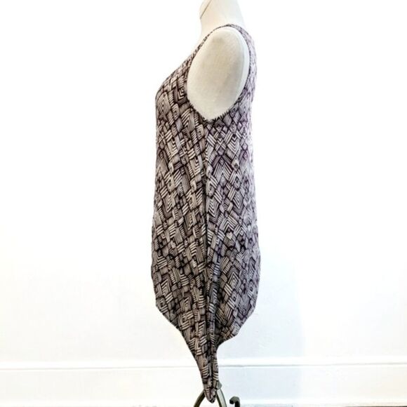 Painted Threads | Sharkbite Hem Chevron Print Tank | XS - Picture 4 of 8